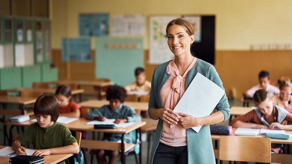 Anul școlar începe cu un deficit mare de profesori în Europa. Cum stă România