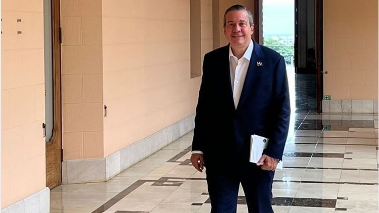 Ministrul Mediului din Republica Dominicană, împușcat mortal în biroul său de un prieten