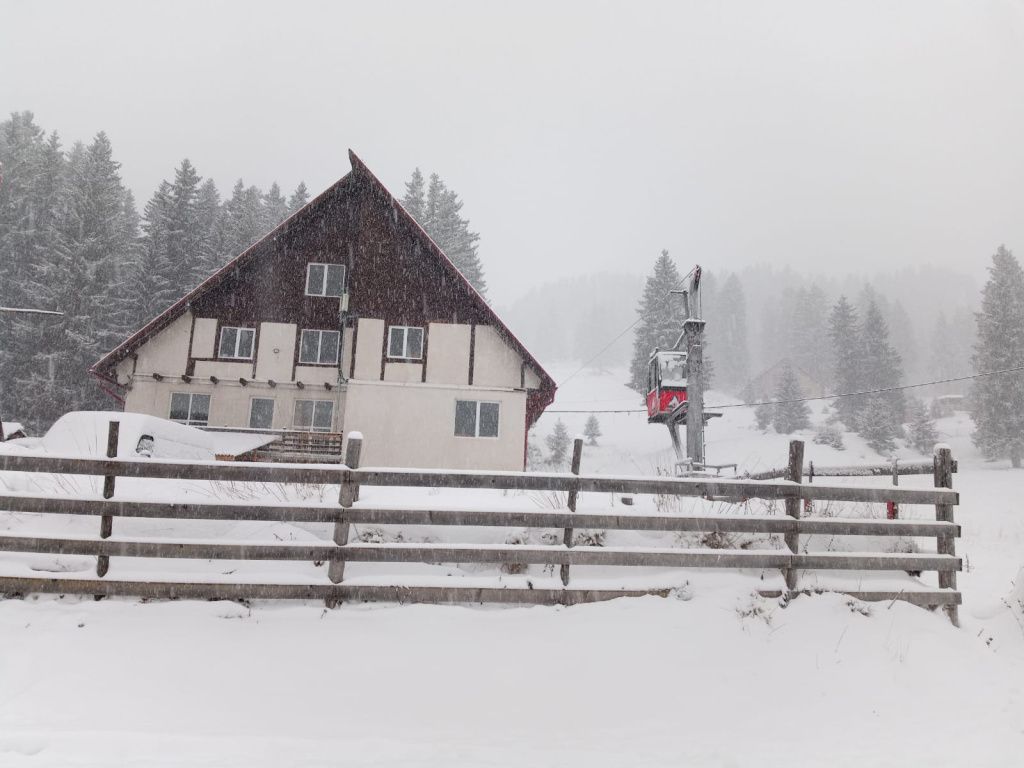 Centrul Național de Educație Montană din inima Parcului Natural Bucegi deschis de Asociatia Monta - Imagine 2