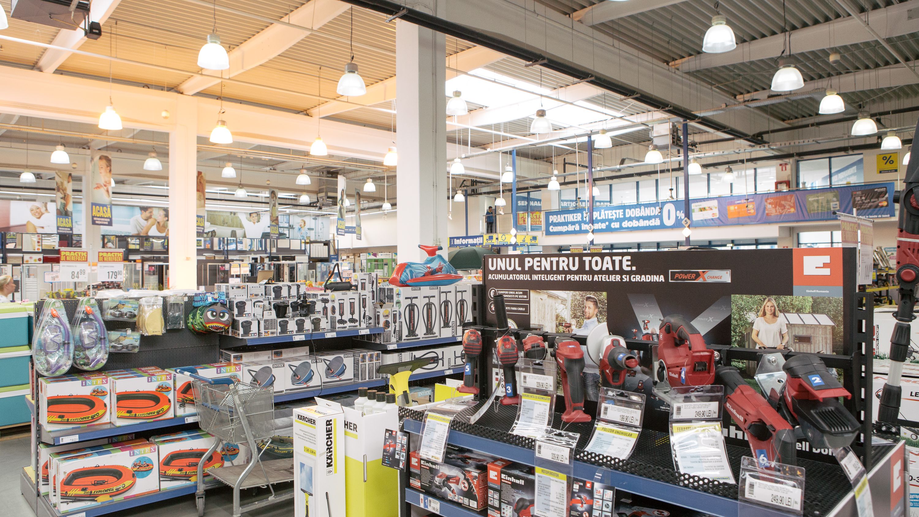 Praktiker modernizeaza inca patru magazine de bricolaj cu peste 1,5 mil. euro