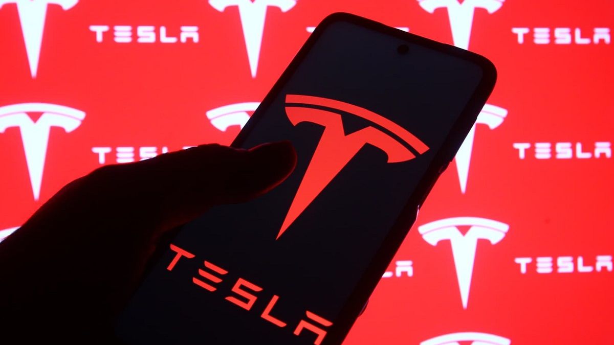 Acțiunile Tesla costă peste $600, dar acum puteți investi doar 6 USD