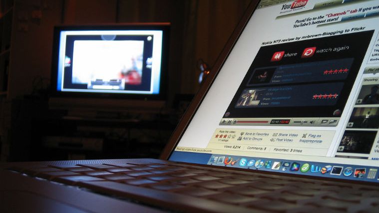 La ce canale de YouTube se aboneaza romanii