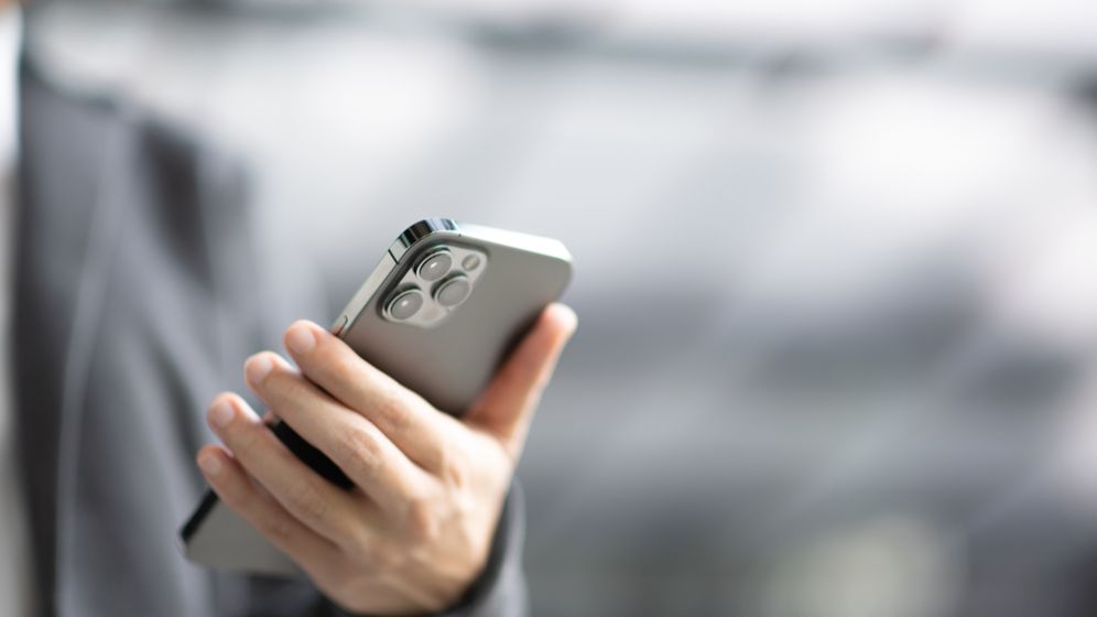Cât de mult va reduce Apple producția de iPhone 13 și care este cauza