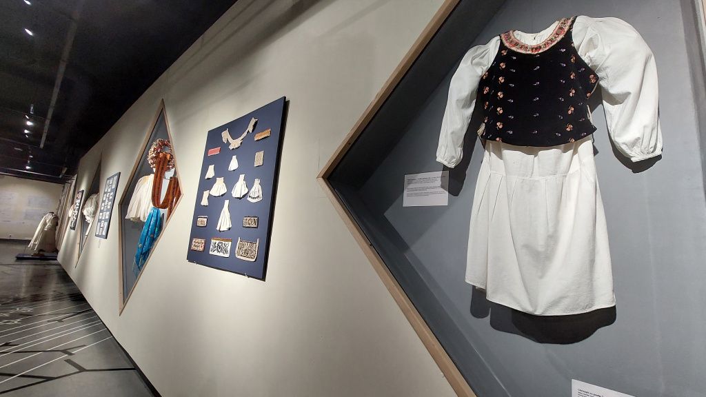 GALERIE FOTO | Cum arată cel mai spectaculos muzeu în aer liber al României - Imagine 116