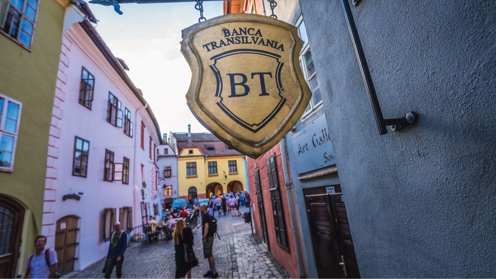 Divizia de leasing a BT a „înghițit-o” pe cea controlată de ungurii de la OTP Bank