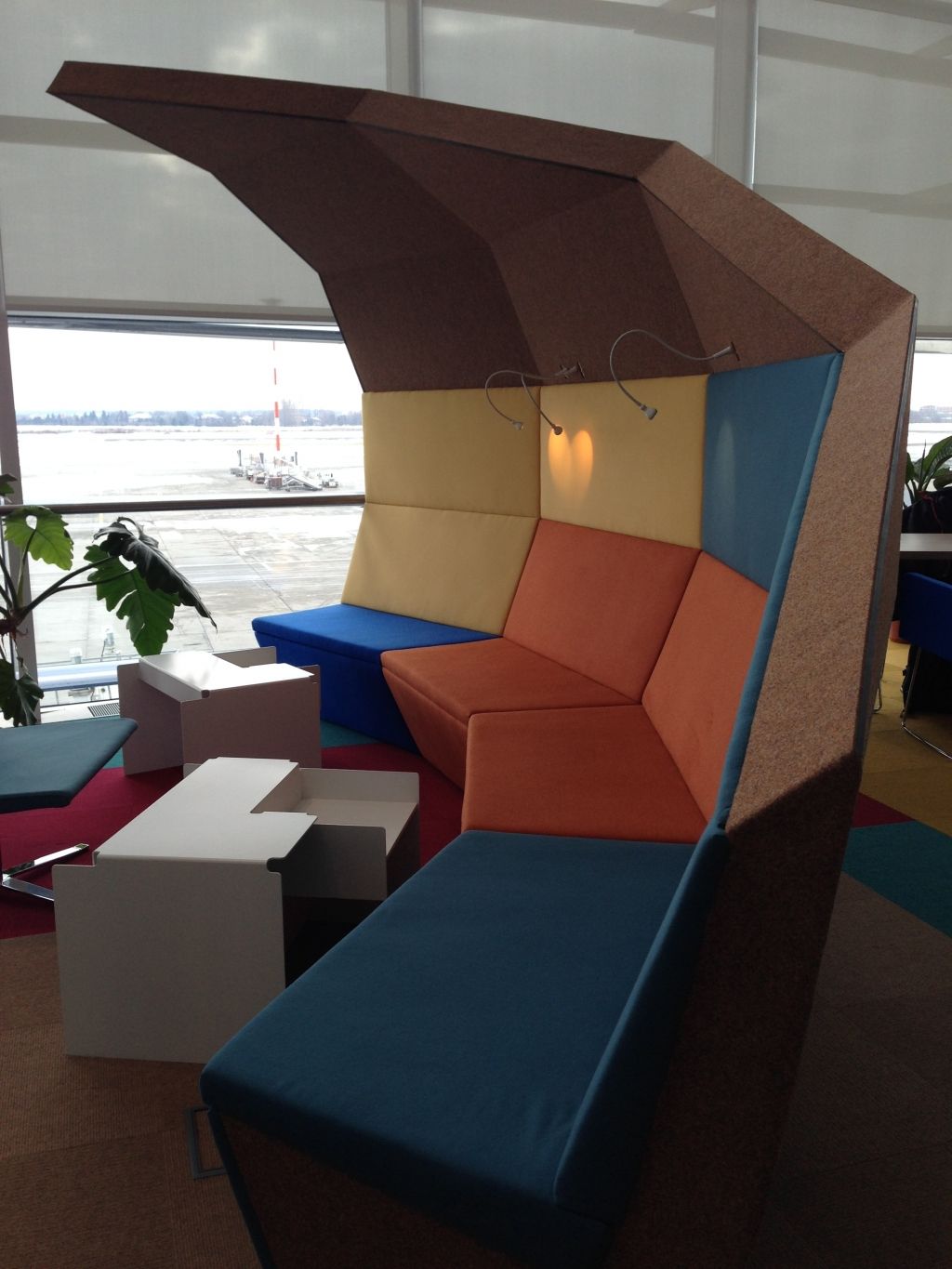 Salon Business Aeroportul Henri Coanda - Imagine 8