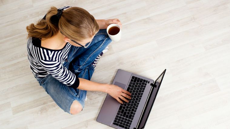 Hainele imping piata de eCommerce: 2 din 3 romani cumpara online