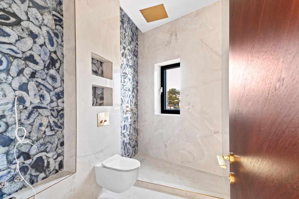Cum arăta un penthouse de peste 1 milion de euro amplasat pe malul mării la Olimp - Imagine 6