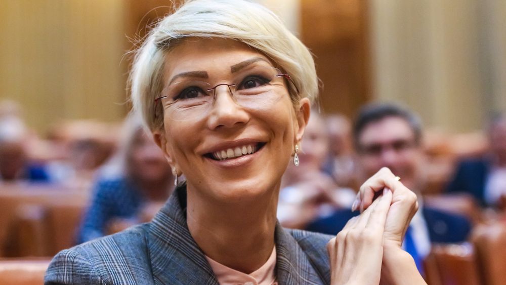 Raluca Turcan: „Nu cred că România a fost vreodată atât de aproape de muchia prăpastiei”