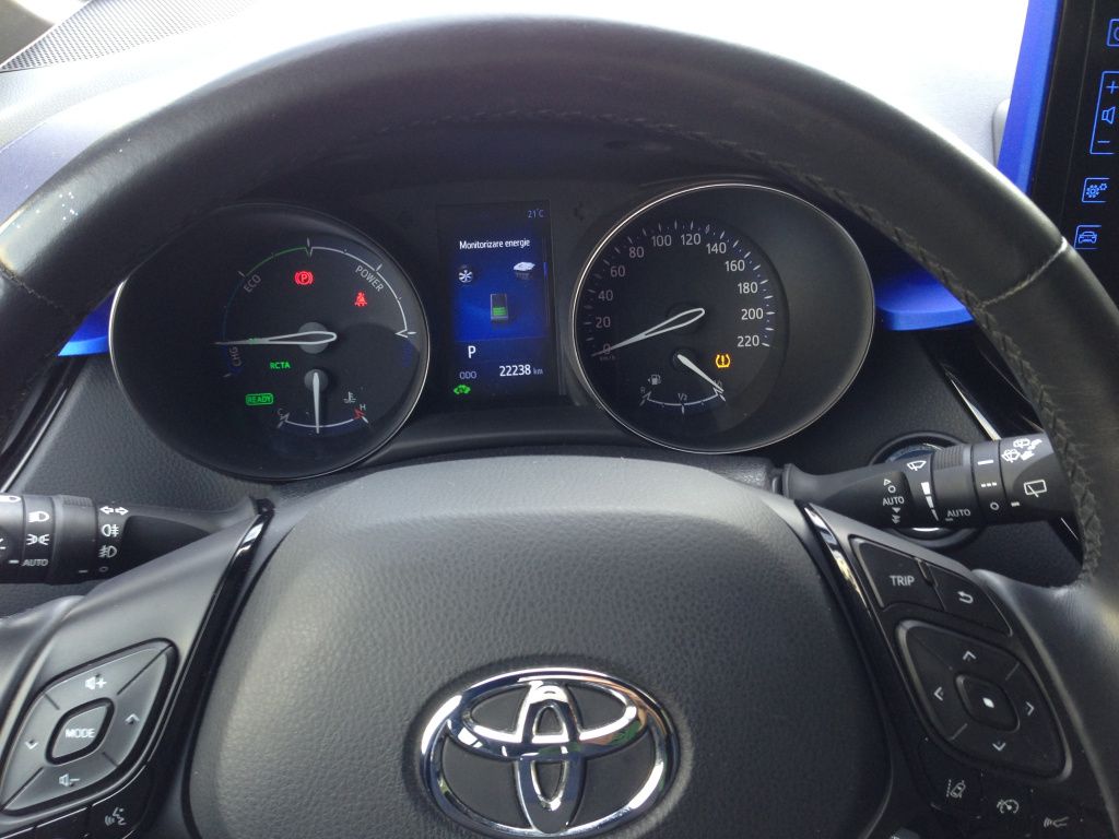 Toyota C-HR hibrid - Imagine 16