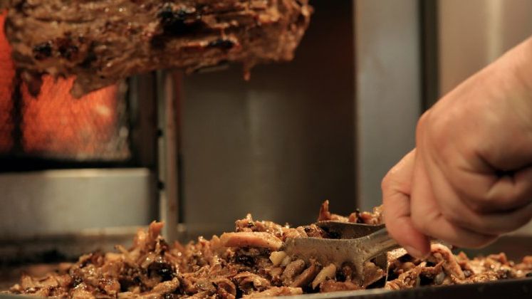 Restaurantele care vand saorma sau kebab au avut rezultate mai slabe in 2016
