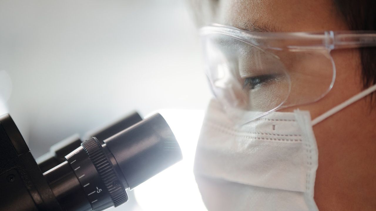 Cât costă un test pentru COVID-19 și în ce spitale private îl poți face