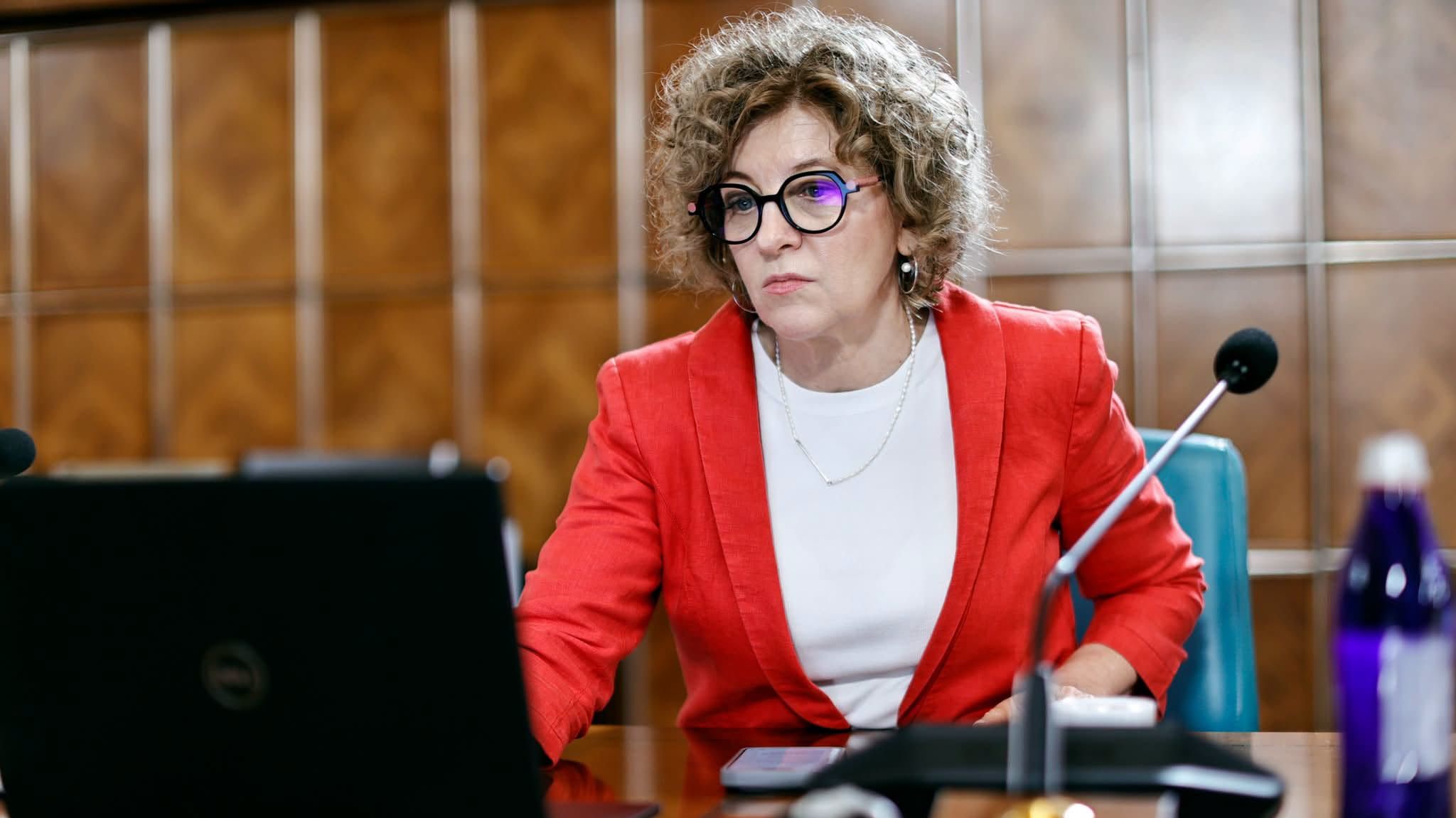 Oana Gheorghiu: PSD va trebui să aducă laptele şi mierea pe care le-a promis