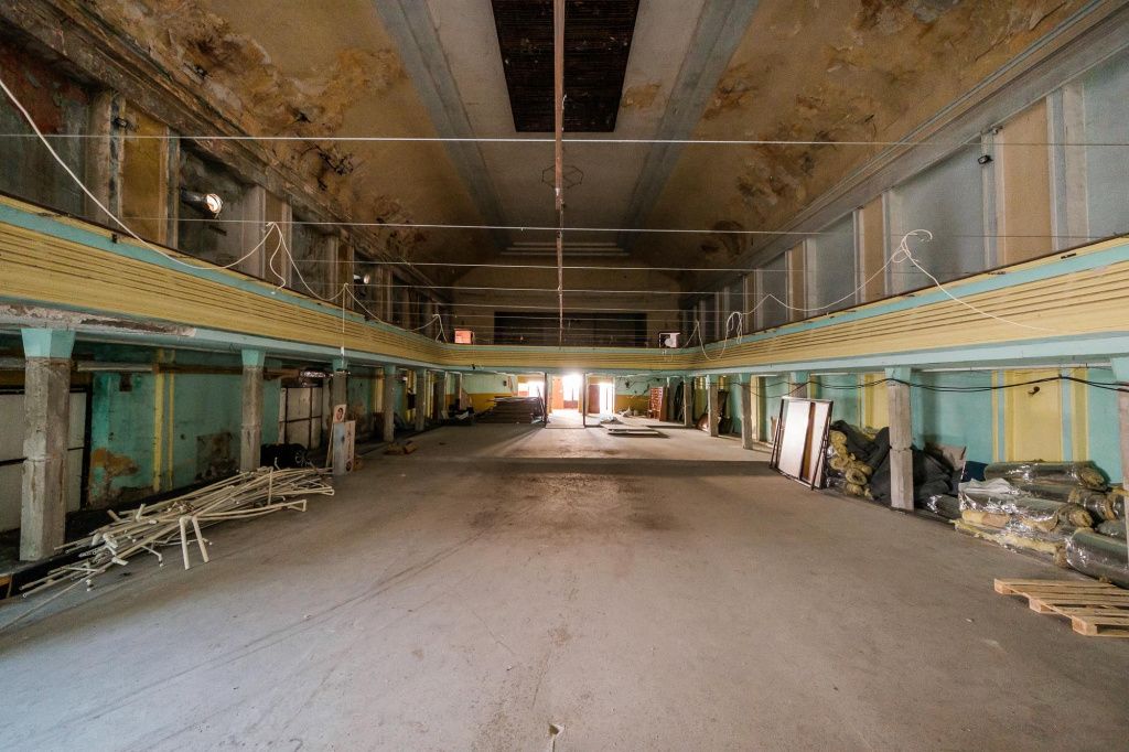 GALERIE FOTO | Se vinde unul dintre cele mai elegante teatre din România - Imagine 8