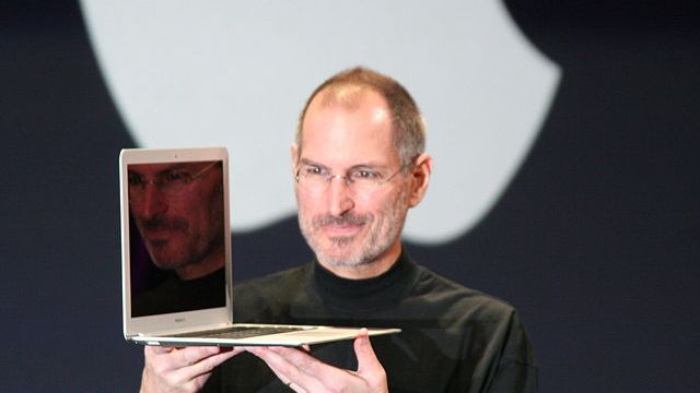 Steve Jobs, despre diferenta dintre oamenii care realizeaza lucruri si cei care doar viseaza