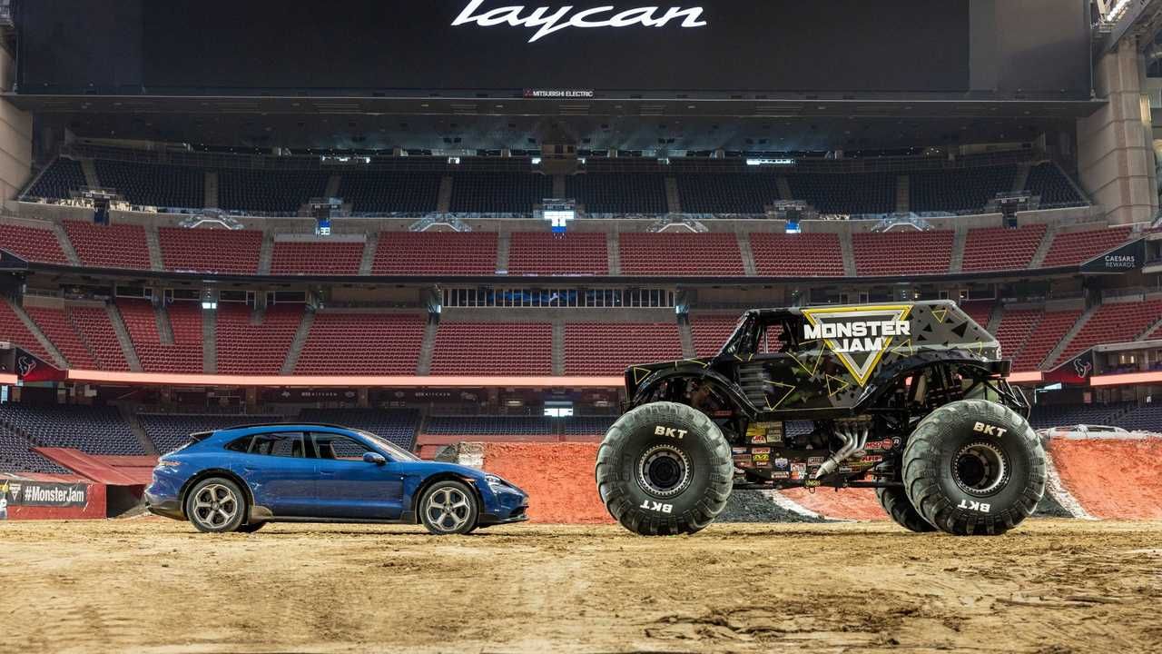 VIDEO: Porsche Taycan Cross Turismo vs Monster Truck: Lupta inegală dintre două lumi