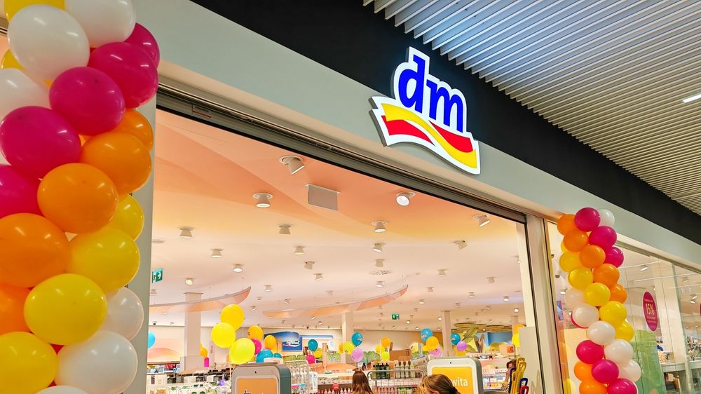 dm drogerie markt deschide un magazin într-un mall din Capitală. Reduceri de 15% la inaugurare