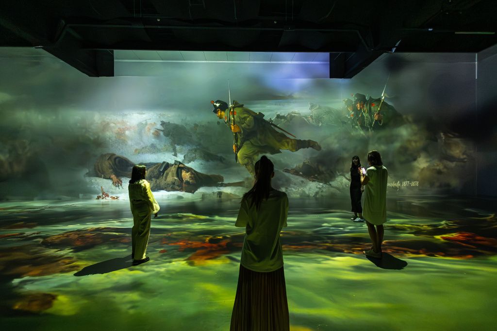 FOTO | Muzeul interactiv MINA se "žîmbracă" cu picturi românești celebre - Imagine 1