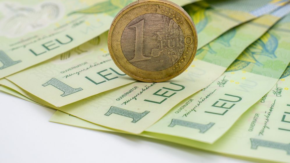 Analiștii CFA prevăd o creștere economică susținută a României, dar adoptarea euro va întârzia până în 2030