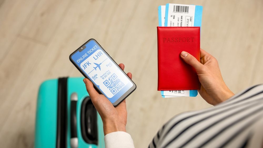 Adio bilete de avion de hârtie. O companie care operează și în România va obliga clienții să aibă tichete digitale