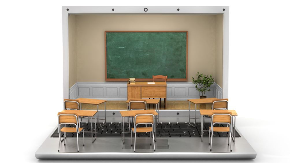 Suntem din nou țara pe care practica o omoară. Cum se desfășoară orele online în condiții de pandemie