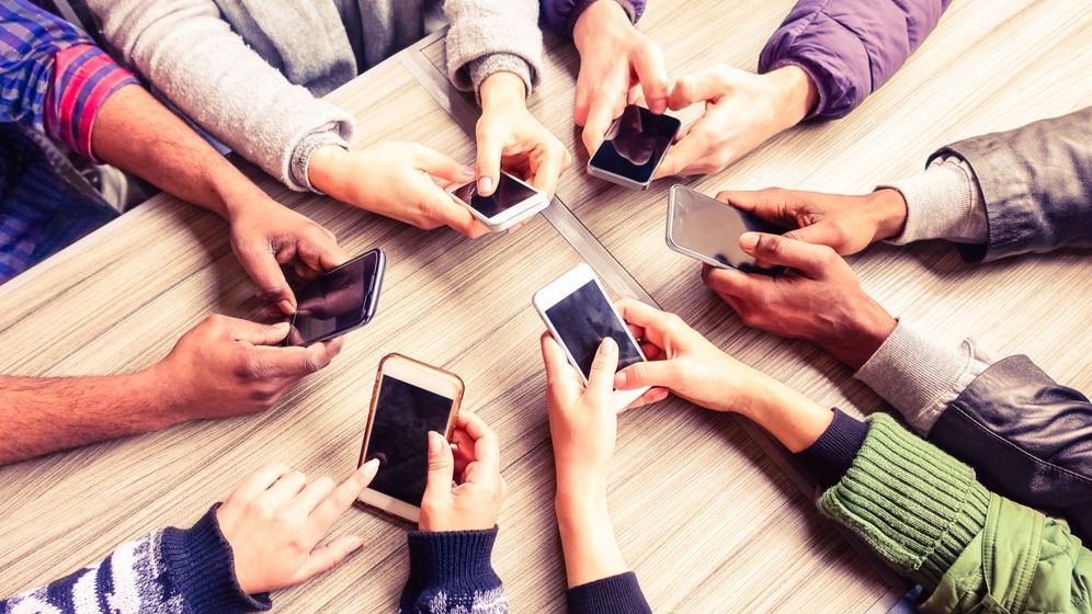 Jumătate dintre români vor să își cumpere un telefon nou cu tehnologie 5G