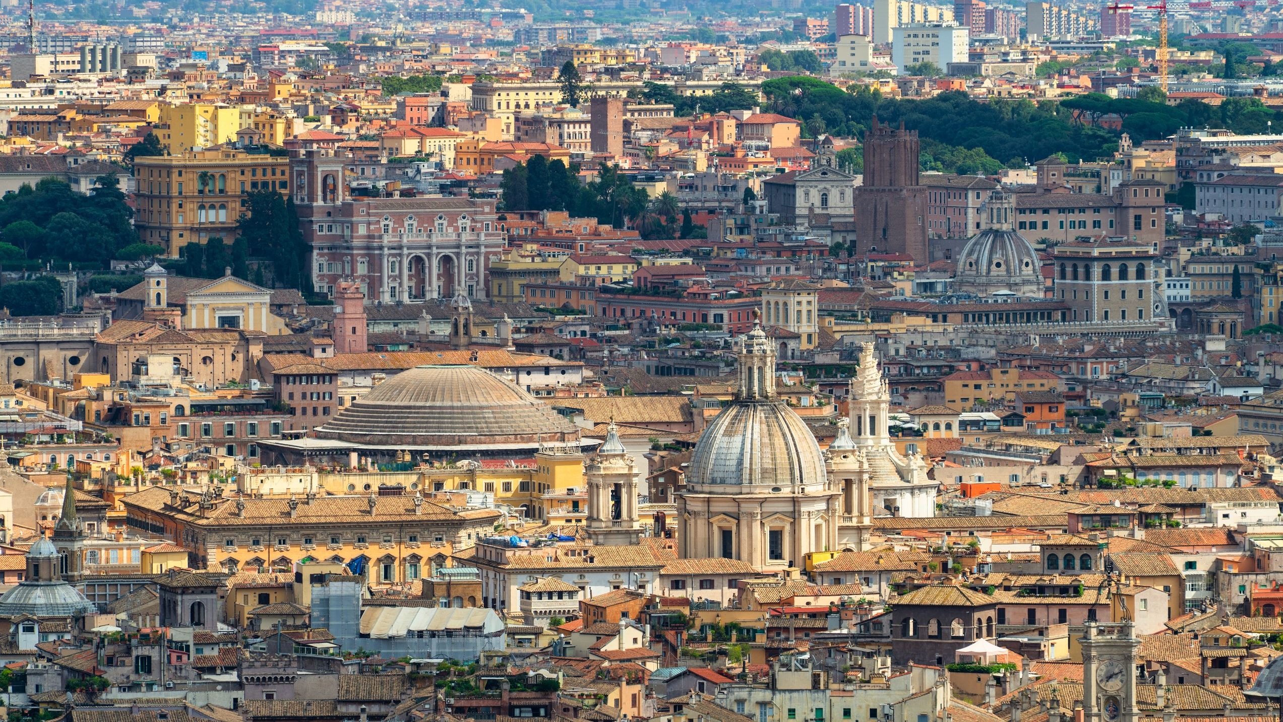 MAE: Românul prins sub dărâmături la Roma nu a supraviețuit