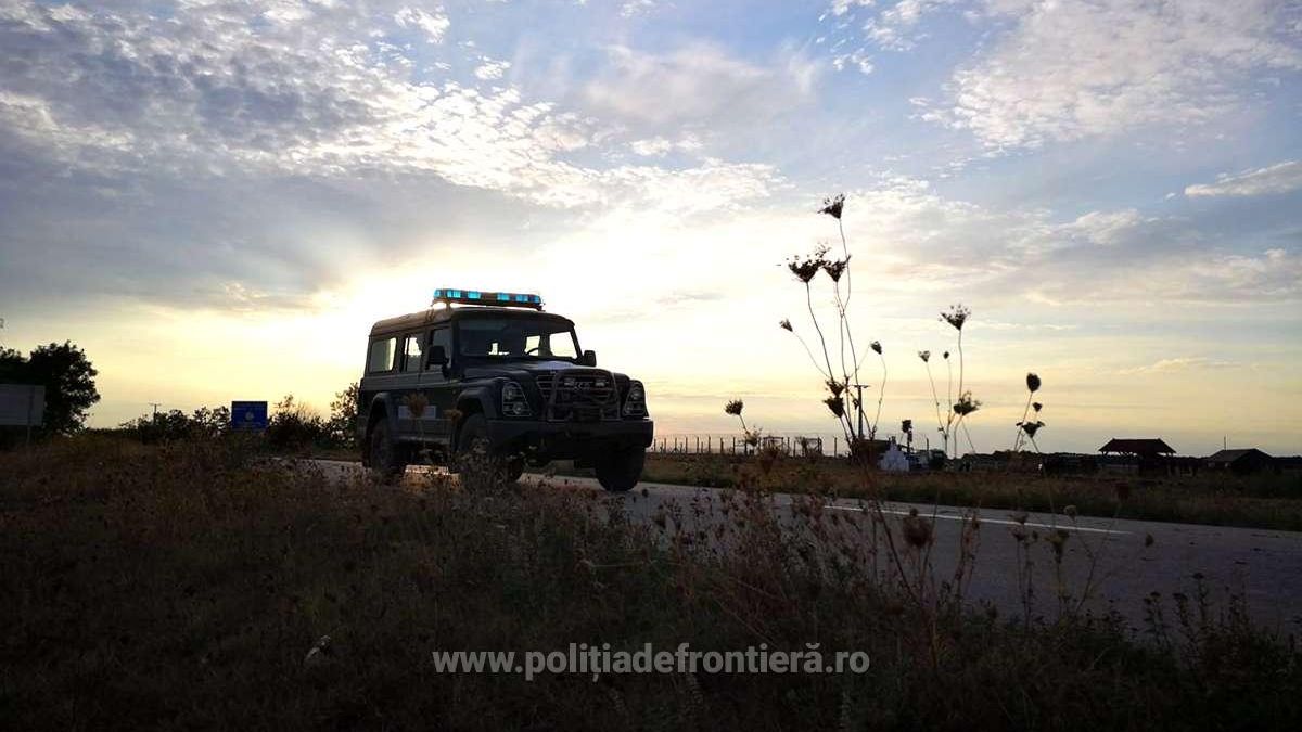 Patru cetăţeni străini depistaţi când intenţionau să intre ilegal în România