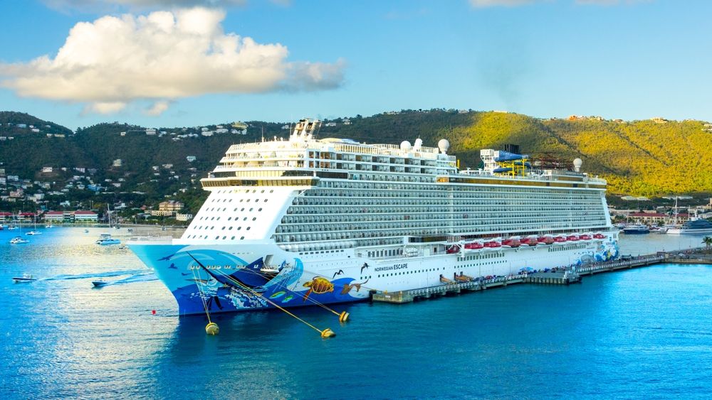 Croazieră de coșmar pentru 2.000 de turiști. La bordul navei ar fi izbucnit holera, așa că nu e primită în niciun port