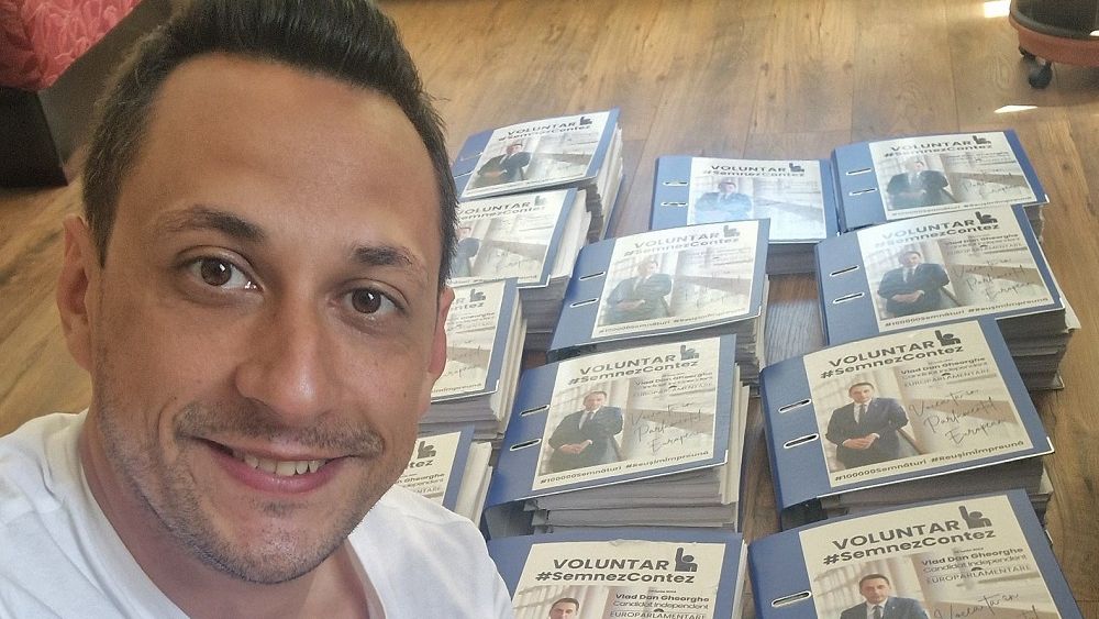 Europarlamentarul Vlad Gheorghe a strâns peste 100.000 de semnături pentru o candidatură independentă