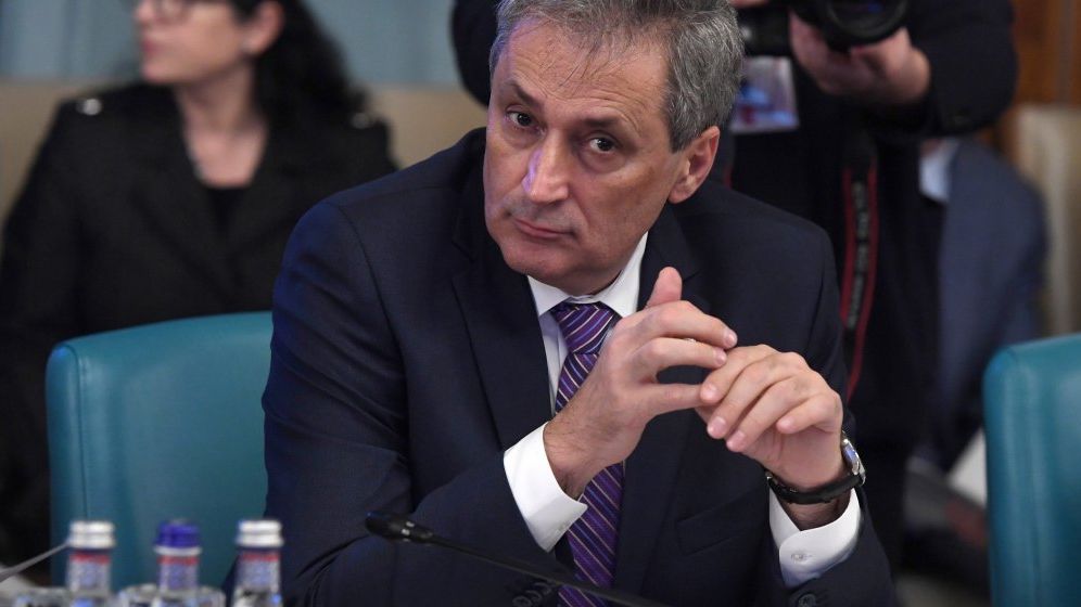 Vela: Politisti cu legaturi infractionale vor fi chemati la audieri