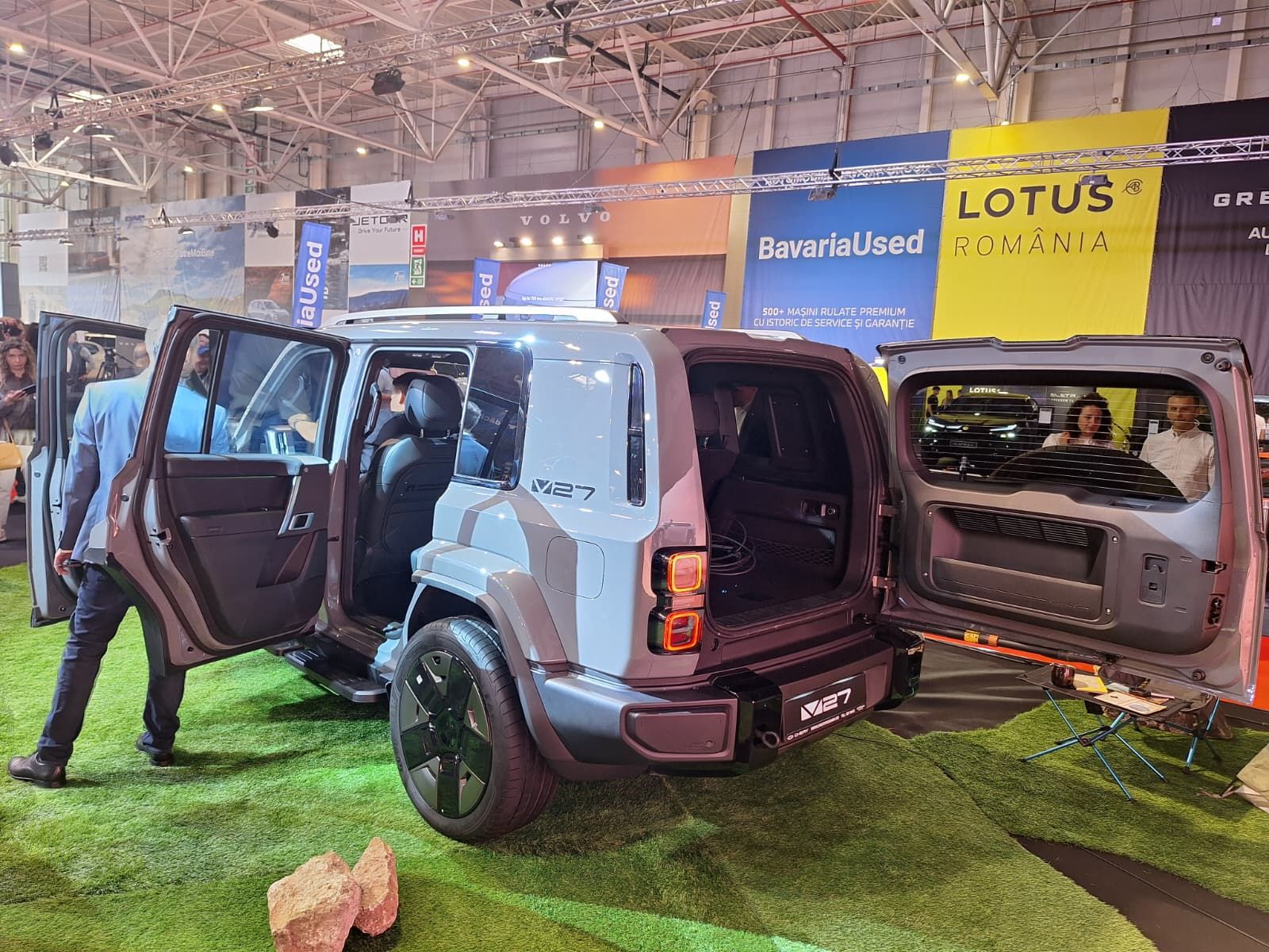 FOTO | Chinezii de la iCAUR aleg România pentru intrarea în Europa. Cât costă SUV-ul V27 - Poza 3