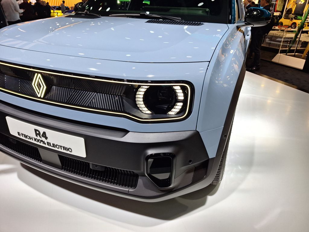 GALERIE FOTO | Noul Renault 4 E-Tech Electric a fost lansat la Paris. Cum arată, cât costă și ce - Imagine 12