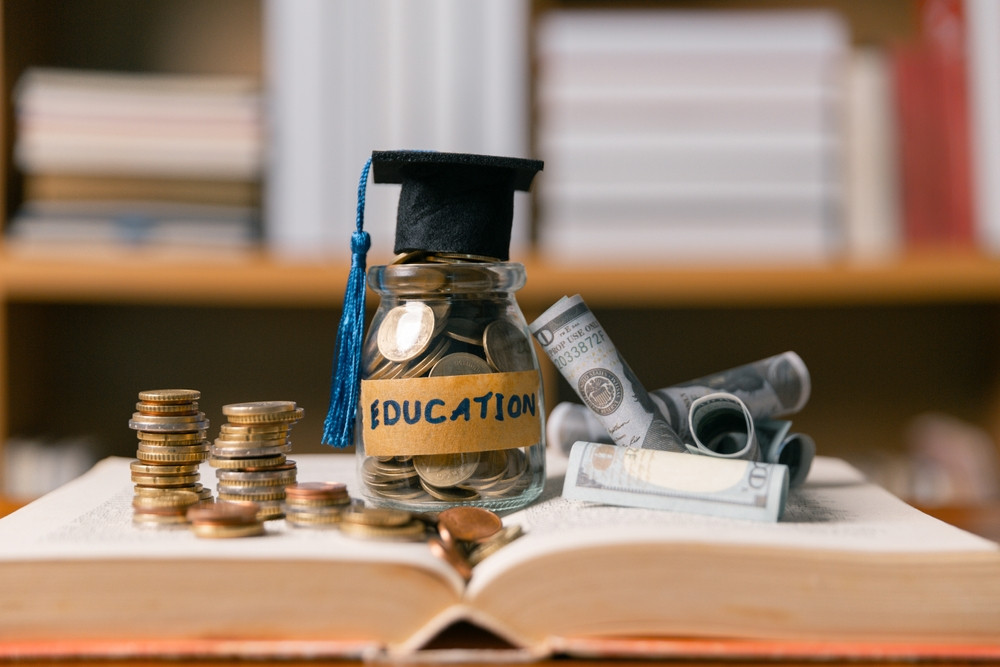România cheltuiește cel mai puțin pe educație din UE