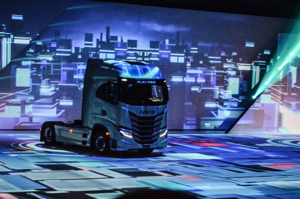 GALERIE FOTO | Iveco prezintă camionul 100% electric S-eWay - Imagine 1
