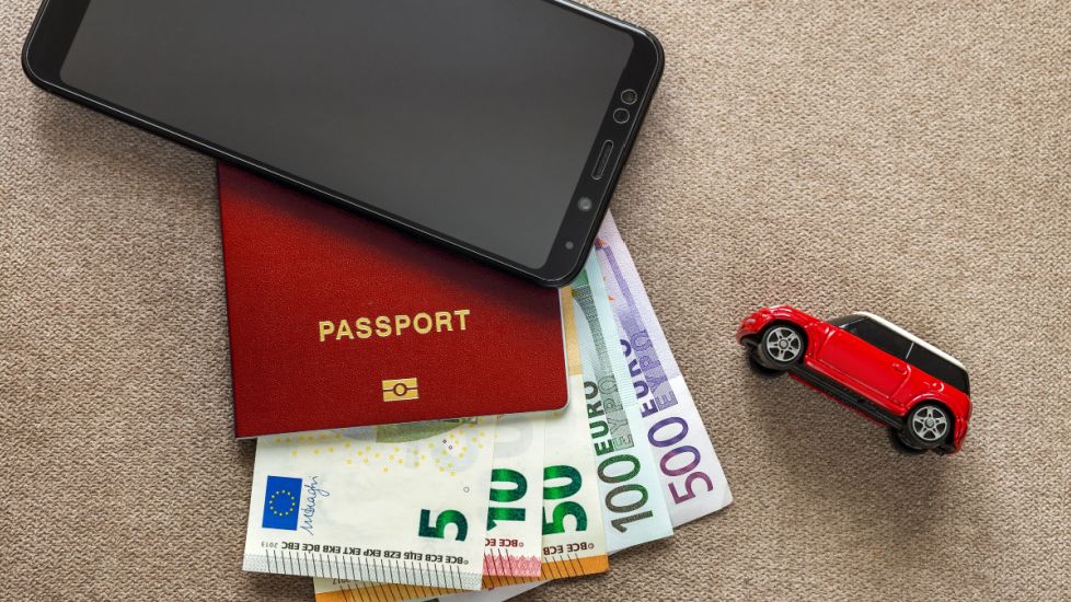 Studiu Visa: 81% dintre românii care vor face vacanţa în străinătate vor plăti digital la destinaţie