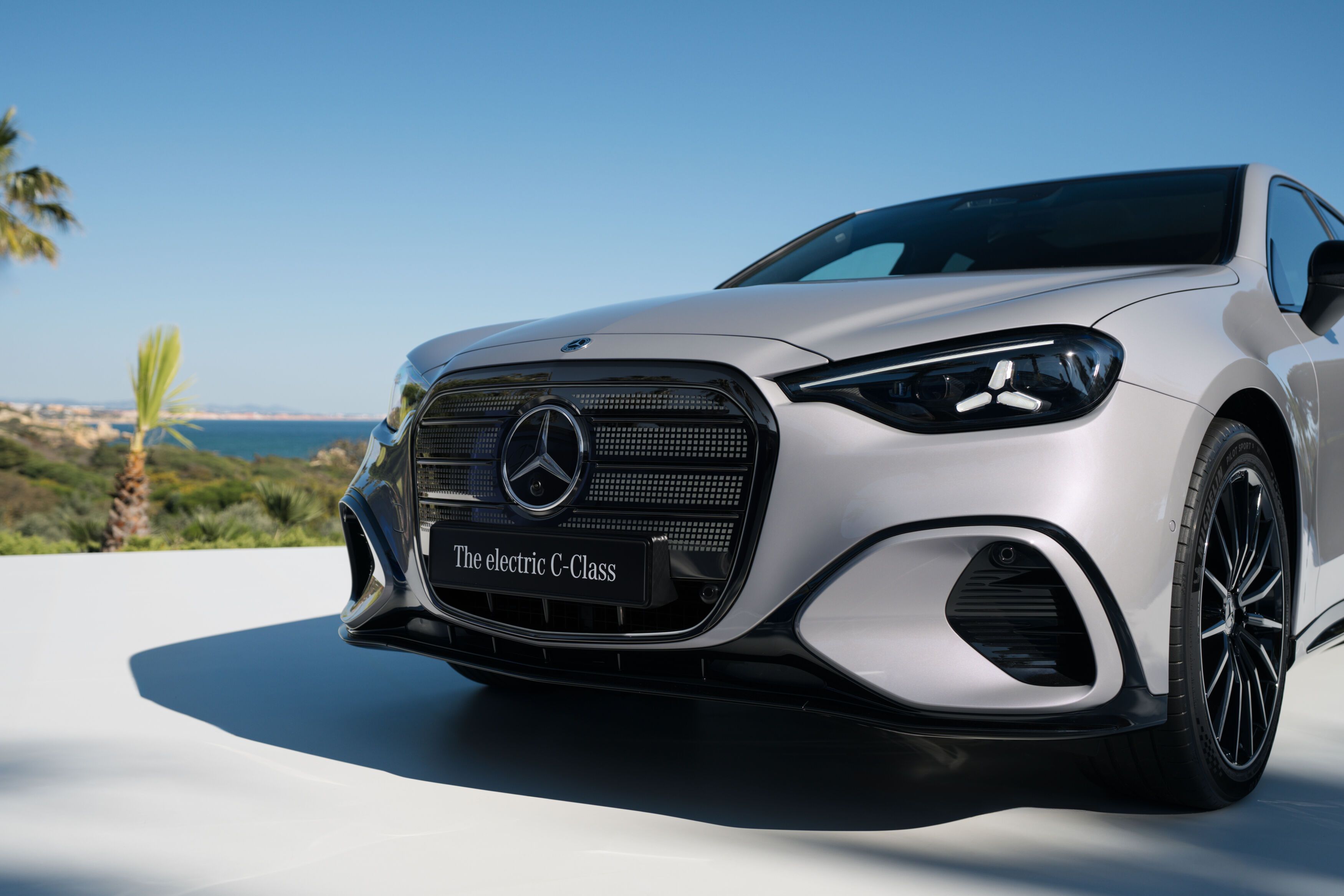 FOTO | Mercedes-Benz a construit prima Clasa C pe baterii. Autonomia sare de 760 de kilometri - Poza 10