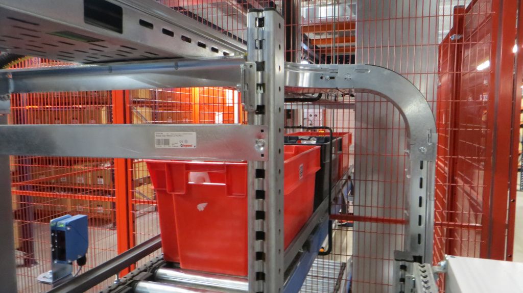 GALERIE FOTO | Cum arată depozitul robotizat al eMAG. Banda de transport are 10 kilometri - Imagine 5