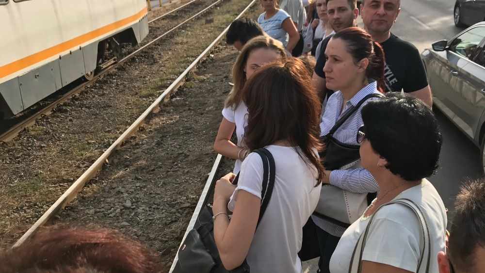 Imaginea indiferentei si resemnarii