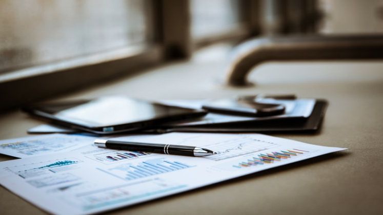 Companiile care cumpara activele combinatului Oltchim nu preiau nici datoriile, nici contractele cu clientii