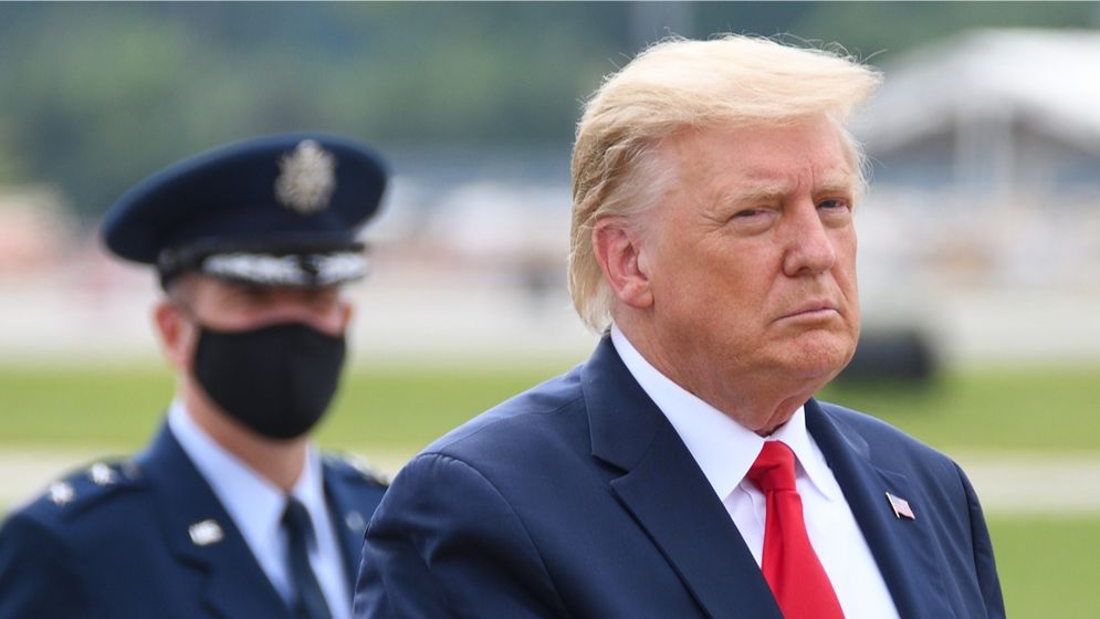 Trump, necruțător, suspendă cererile de imigrare a cetățenilor din aproape 20 de țări