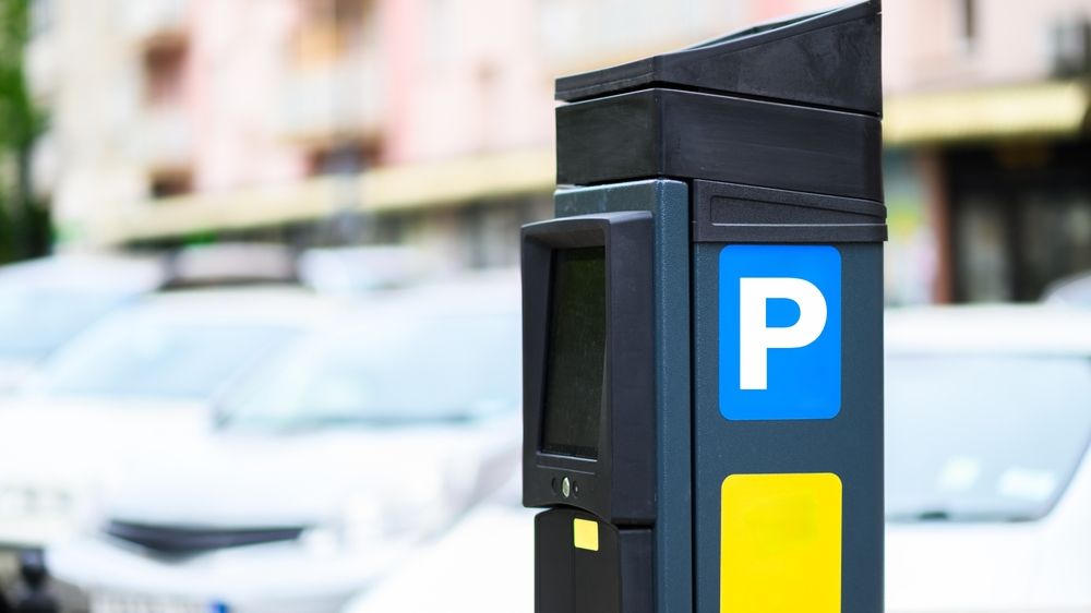 Avertisment de la Primăria Capitalei: Codurile QR de pe unele parcometre sunt false și vă pot lăsa fără bani