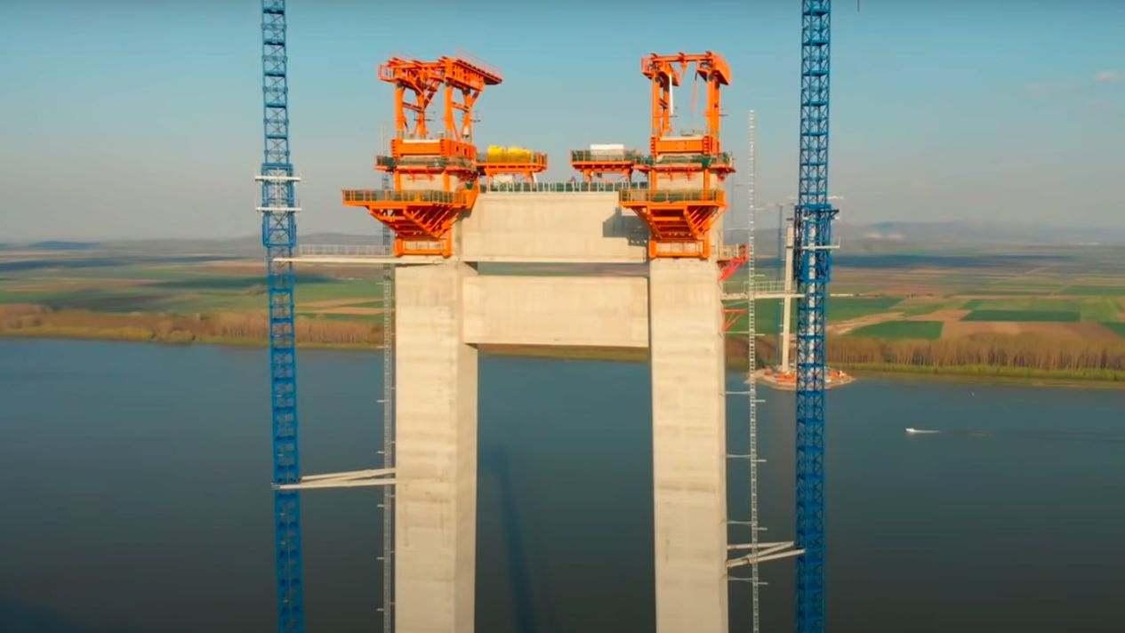 VIDEO: Cum evoluează construcția podului de peste Dunăre