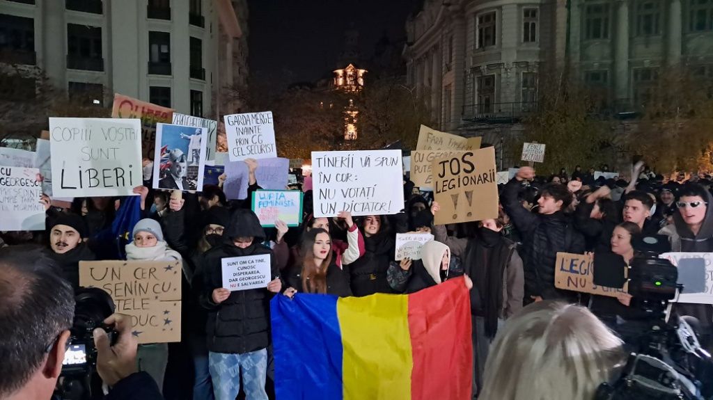 Tinerii se ridică împotriva extremismului. Cum au arătat protestele din București - Imagine 4