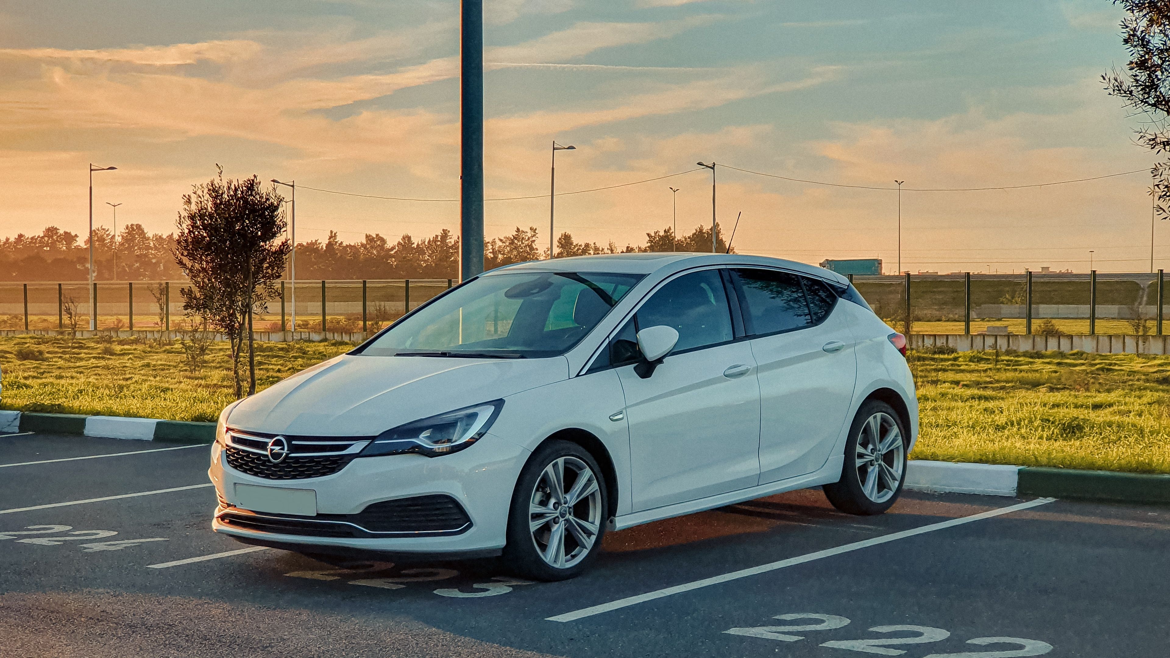 Noi locuri de parcare în București. Viceprimar: Din iulie, parchezi doar dacă plătești