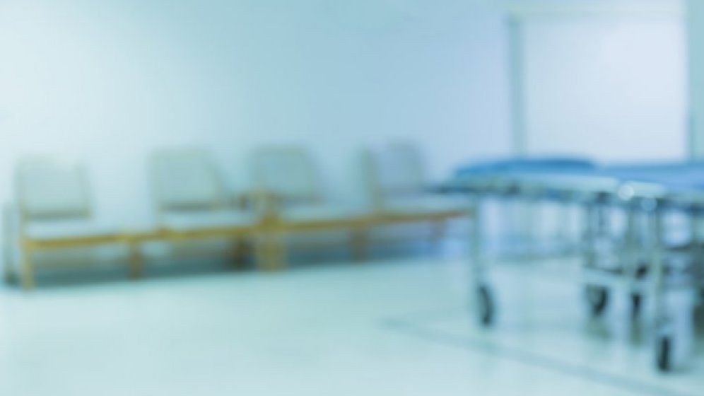 Un medic din Cluj a operat ilegal 9 ani, pentru ca era sotia sefului de sectie. Ce sanctiune a primit barbatul?