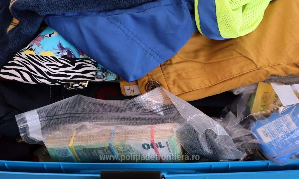 Prins pe Aeroportul Otopeni cu sute de mii de euro: cum voia un bărbat să intre în țară - Imagine 3