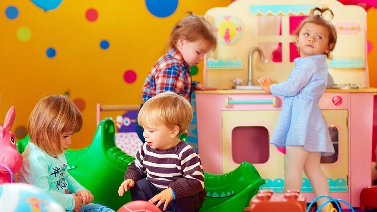 Guvernul vrea sa infiinteze 2.500 de crese, gradinite si unitati after-school la nivel national
