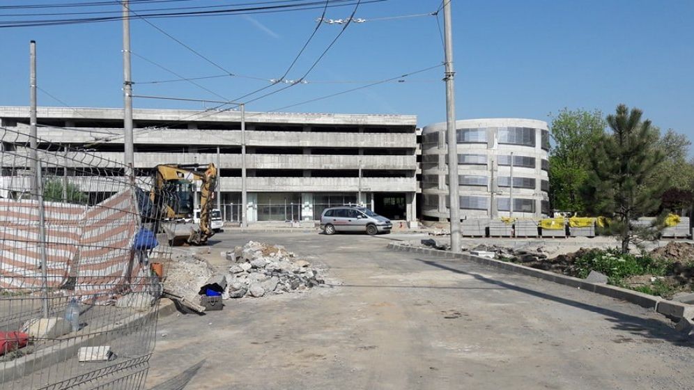 Parcarea de la Straulesti este gata, dar asteapta finalizarea lucrarilor la sistemul de taxare