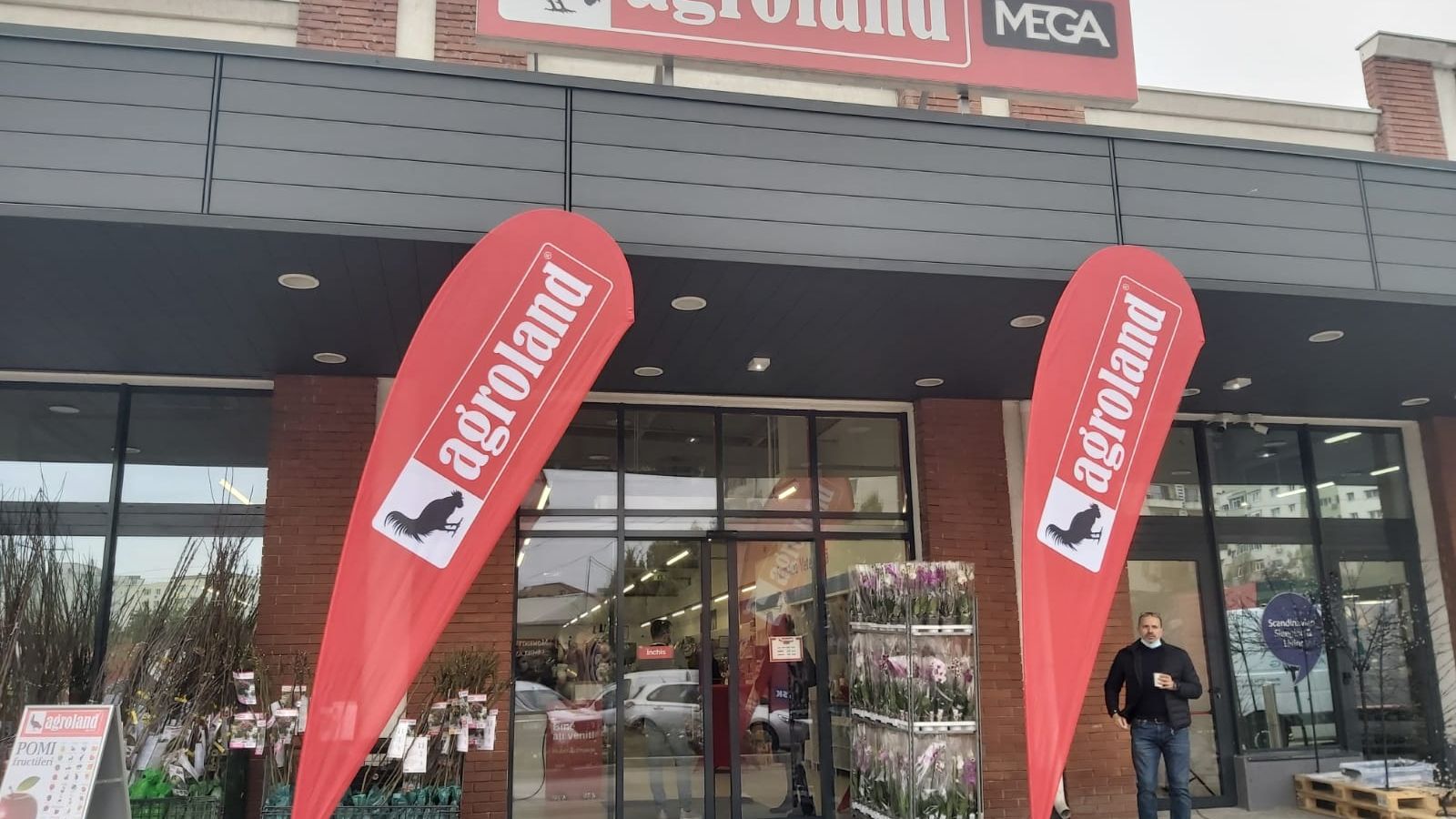 Agroland deschide primul magazin concept Agroland MEGA din București